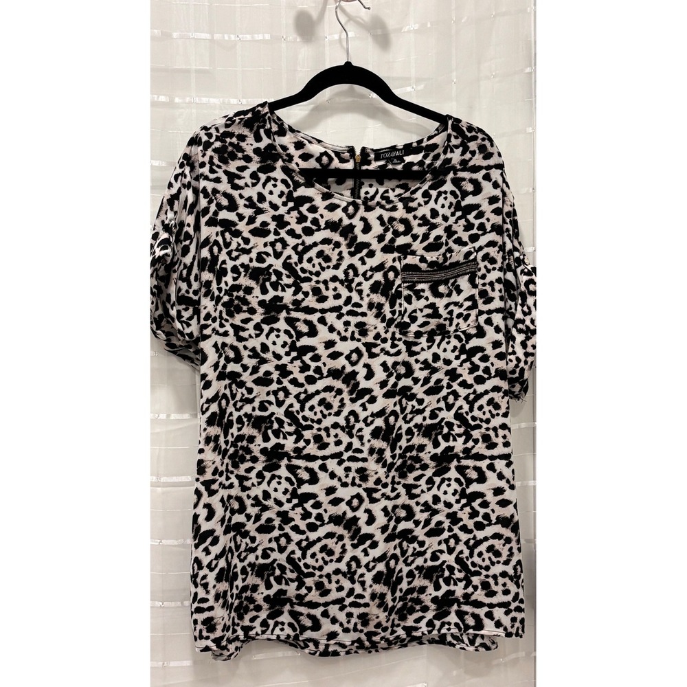 Roz & Ali Leopard Print Roll Tab Sleeve Blouse Women 1X BlackWhite Zipper Pocket